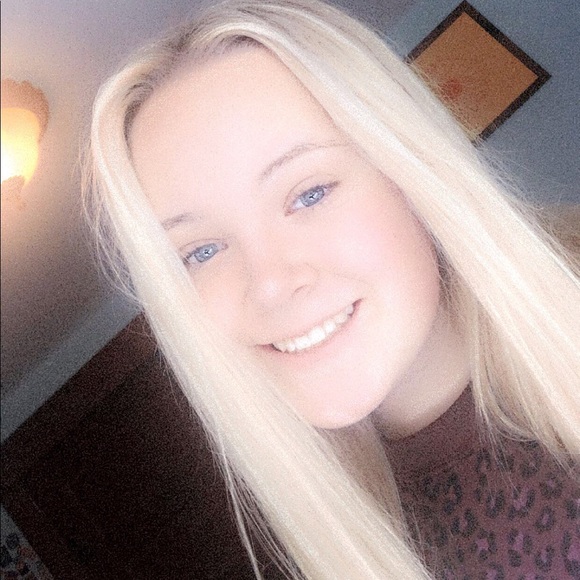 Meet your Posher, Paige - Picture 1 of 1